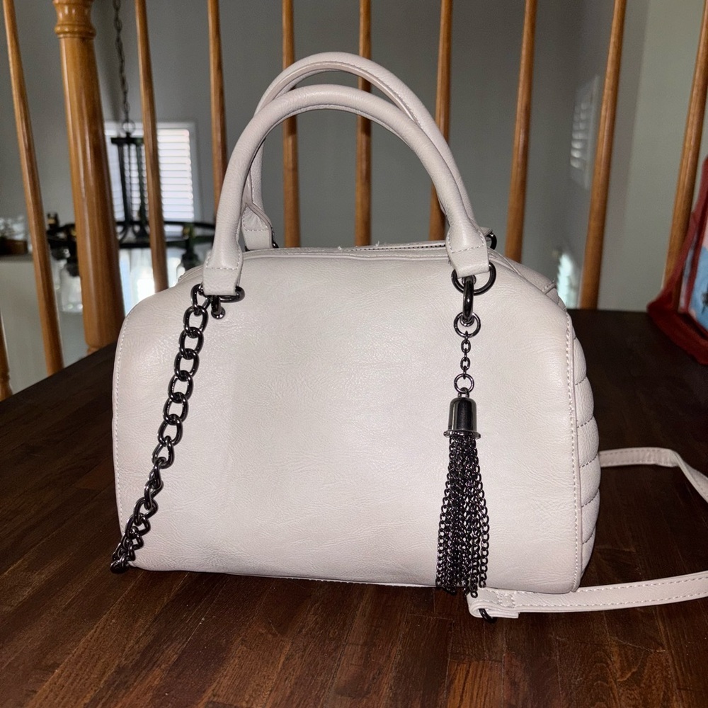 STEVE MADDEN Grey Handbag with Chain Detail